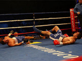 Два боксера одновременно послали друг друга в нокдаун