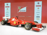 Новый болид команды Ferrari получил спорные выхлопные трубы