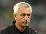 Тренер сборной Голландии уволился после провала на Евро-2012