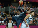 Сборная США по баскетболу выиграла пятый матч подряд на Олимпиаде