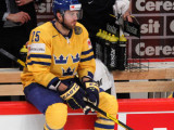 Хоккеист сборной Швеции продолжит карьеру в КХЛ