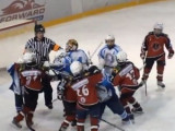 Драка 10-летних российских хоккеистов получила популярность на YouTube