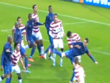 Французский футболист забил гол пяткой в верхний угол