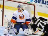 Набоков пропустил четыре шайбы в матче плей-офф НХЛ