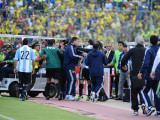 Игрока сборной Аргентины удалили за удар водителя электрокара
