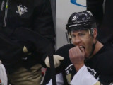 Игрок НХЛ выбил партнеру по команде два зуба