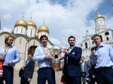 Путин пообещал российским хоккеистам внедорожники