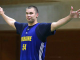 Капитан сборной Украины по баскетболу пожаловался на свинское отношение
