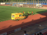 Смоленскому футболисту стало плохо во время матча. Спортсмен госпитализирован – соцсети